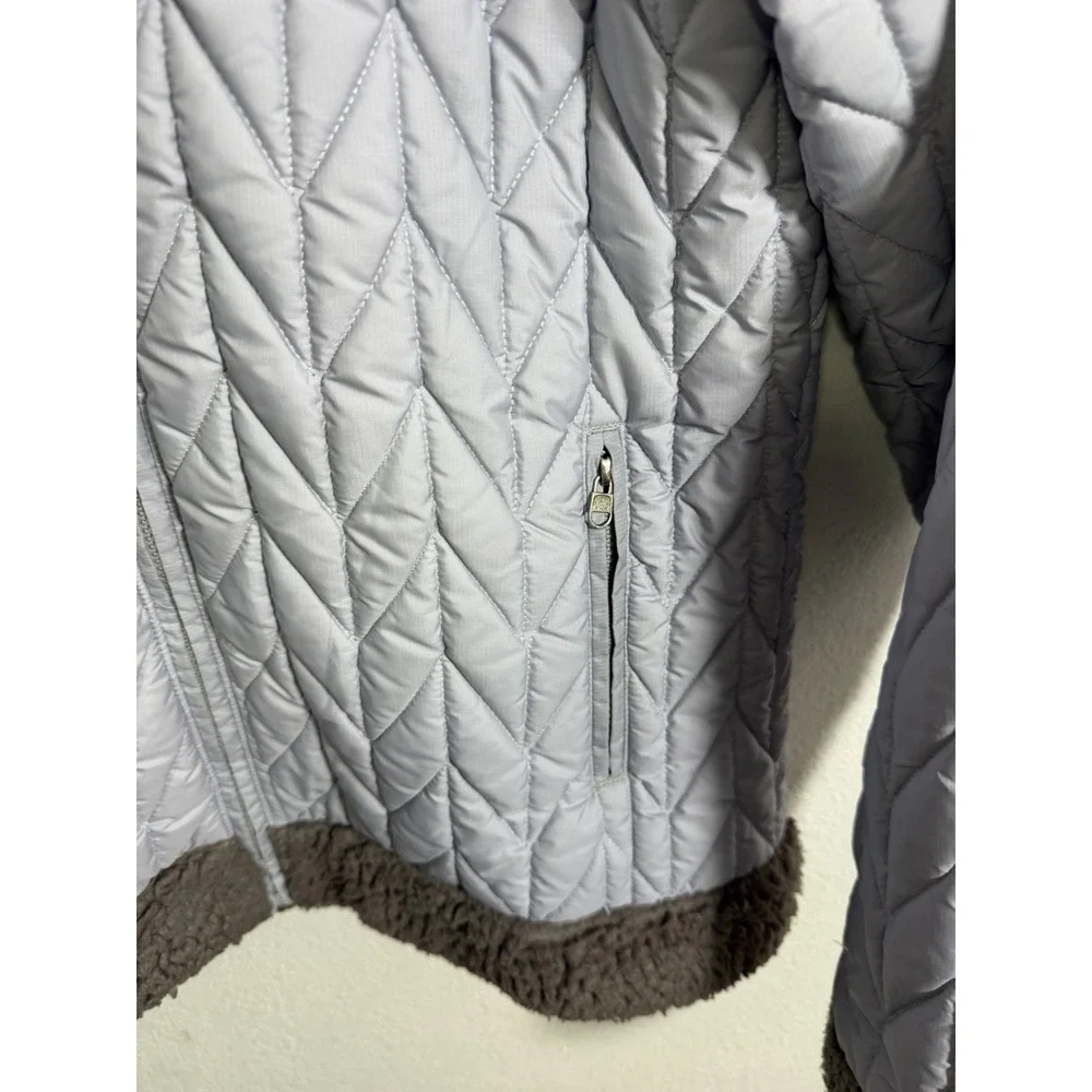 WOMENS‎ PATAGONIA JACKET SIZE MEDIUM GRAY QUILTED WITH FLEECE COLLAR / CUFFS